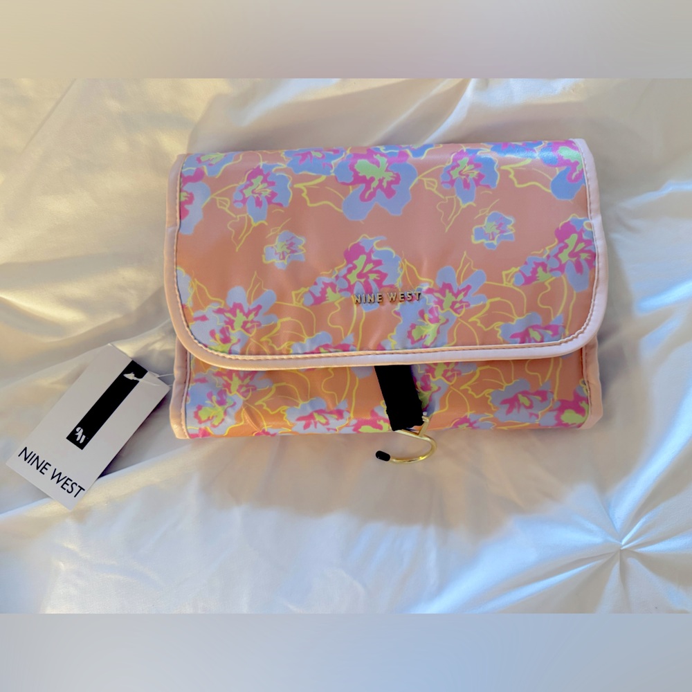 Nine West hanging travel organizer